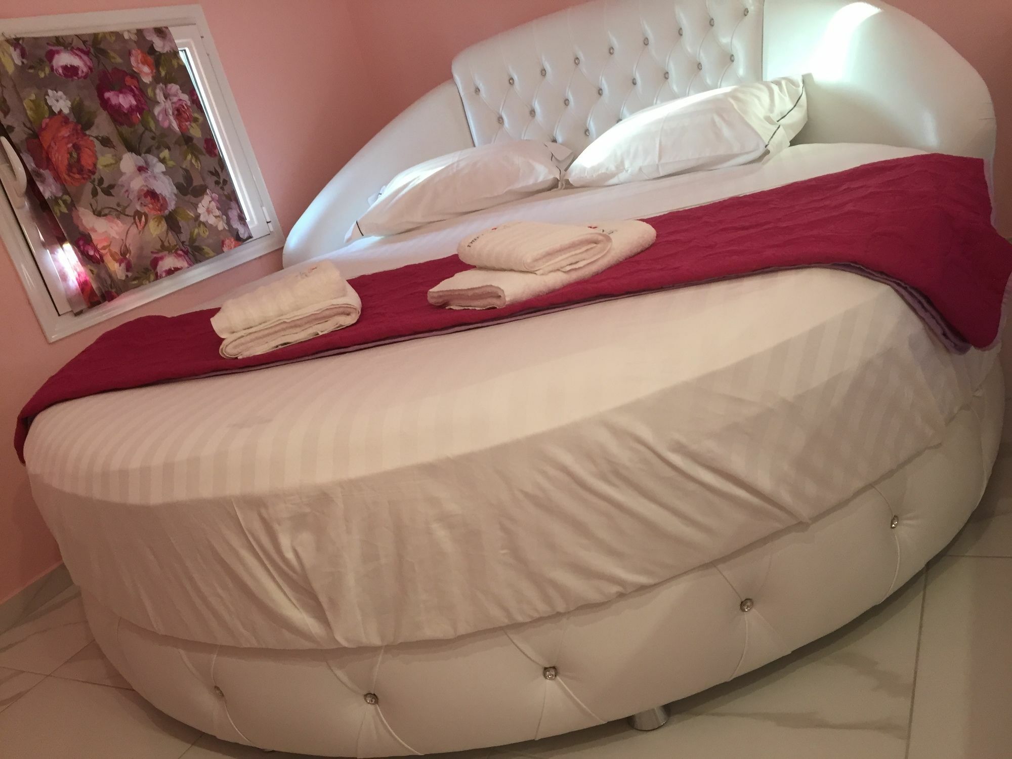 Dream Boutique Apartments 니키티 외부 사진
